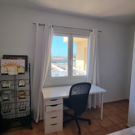 Gilda: Beautiful Spacious Apartment. Seaview From Rooftop Terrace Corralejo Buitenkant foto